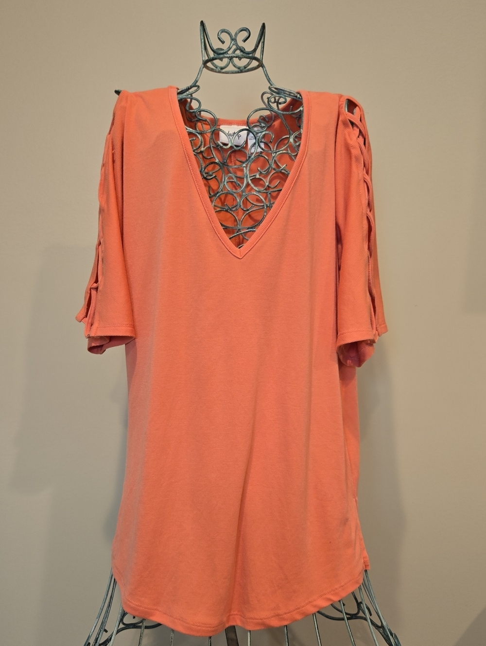 Daytrip V-Neck Coral Tunic with Lattice Sleeve Detail